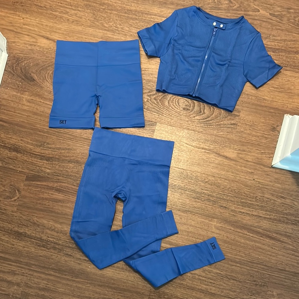 SET Active Blue Activewear Set with Crop Top, Biker Shorts, and Leggings - Small